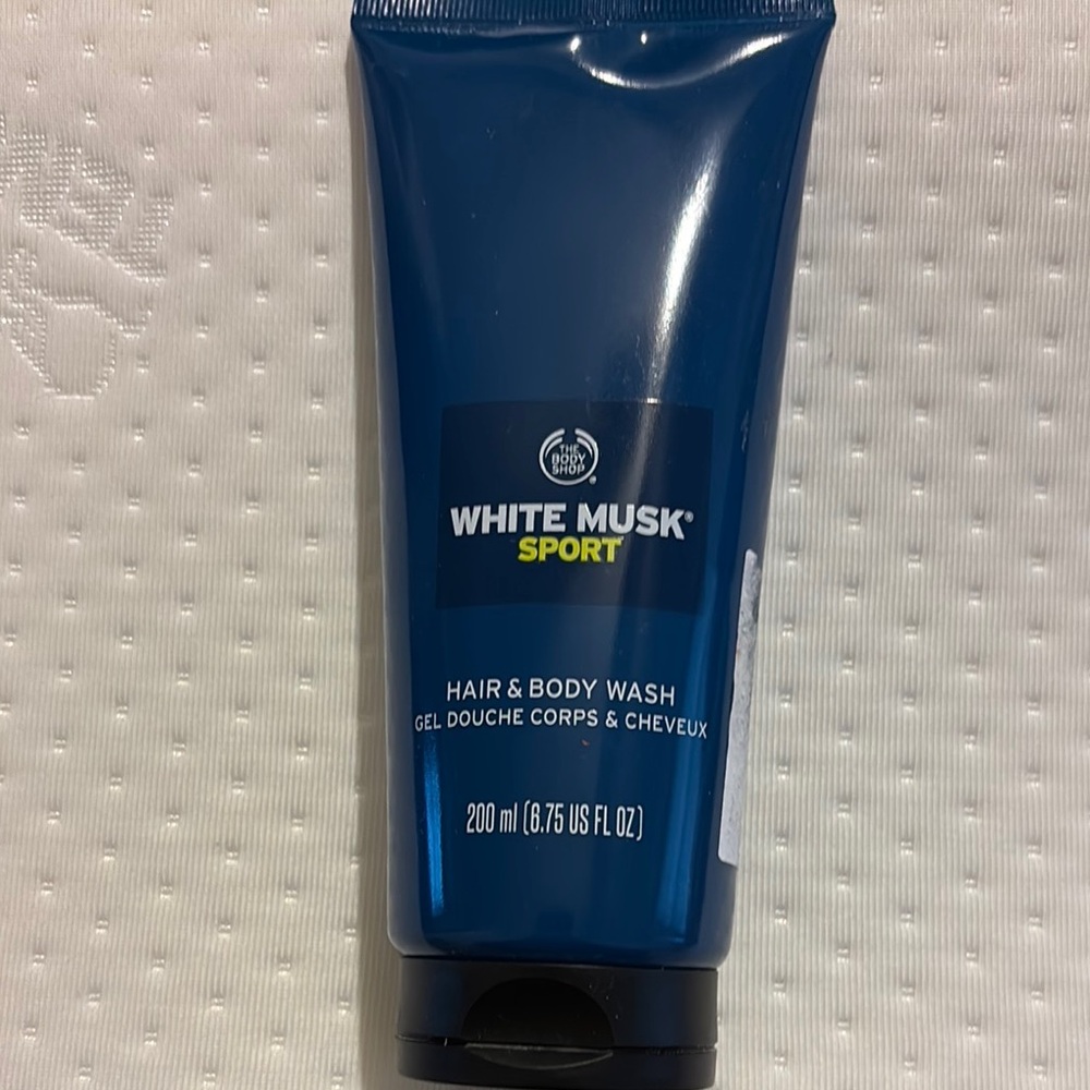 The Body Shop White Musk Sport Hair & Body Wash in Deep Blue